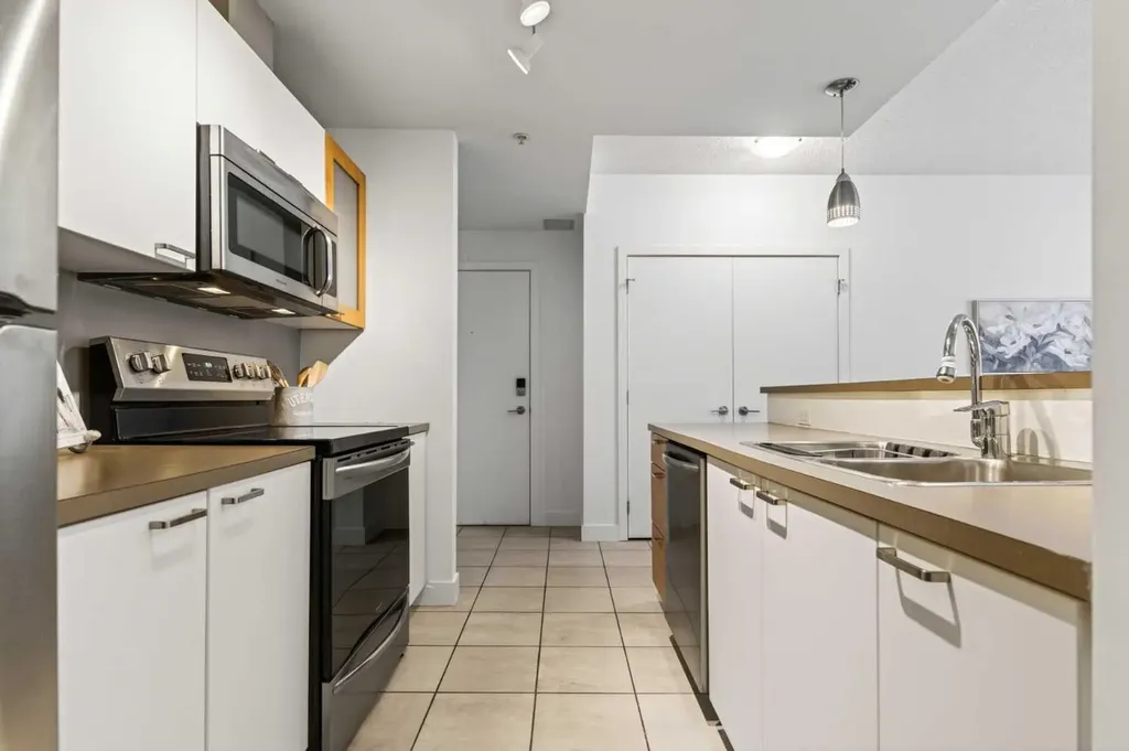 315 24 Avenue SW Calgary AB T2S 3E7