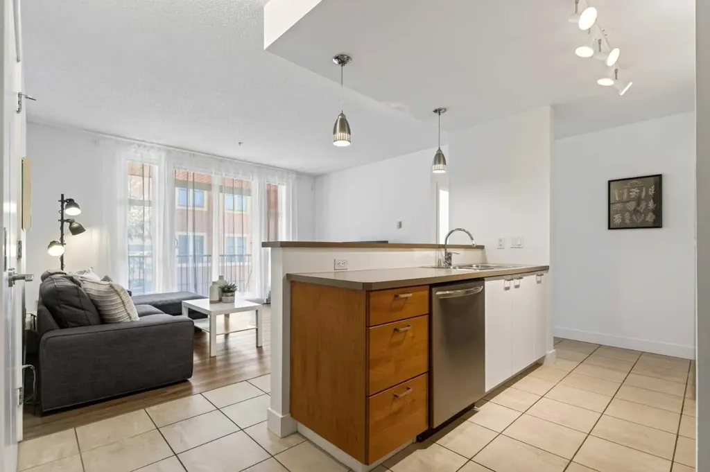 315 24 Avenue SW Calgary AB T2S 3E7