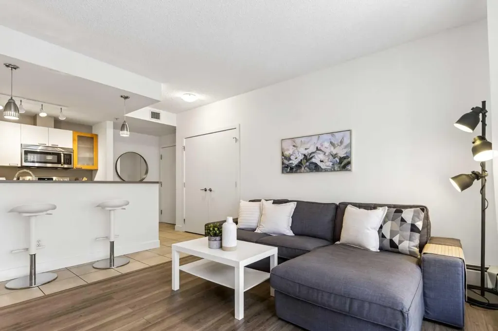 315 24 Avenue SW Calgary AB T2S 3E7
