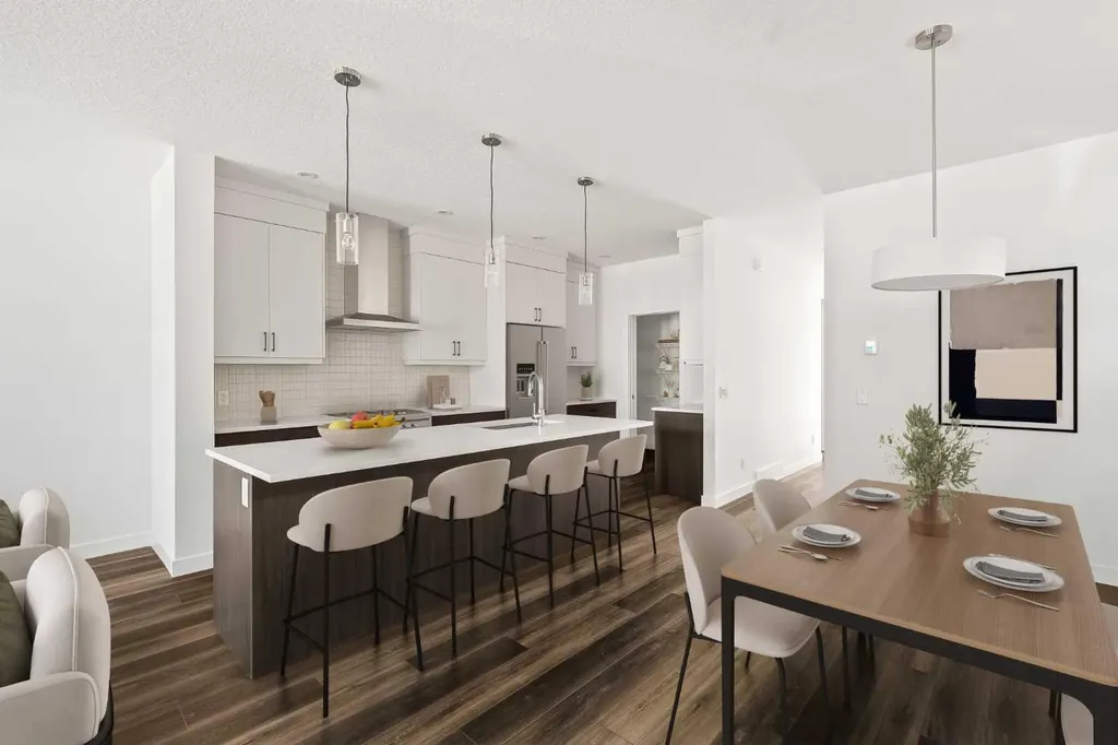 1133 Chinook Gate Bay SW Airdrie AB T4B 5J1