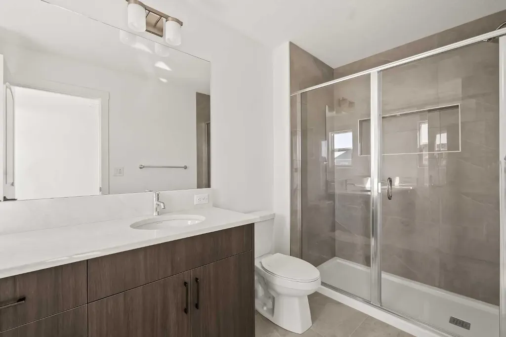 1133 Chinook Gate Bay SW Airdrie AB T4B 5J1