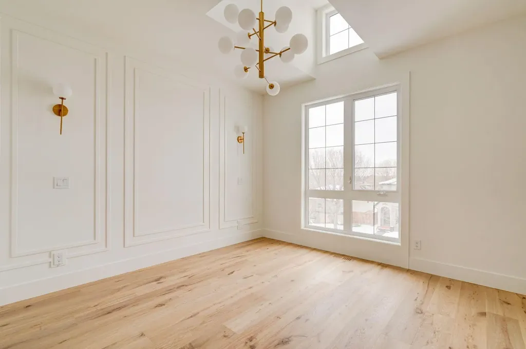 2447 29 SW Calgary AB T2T1P1