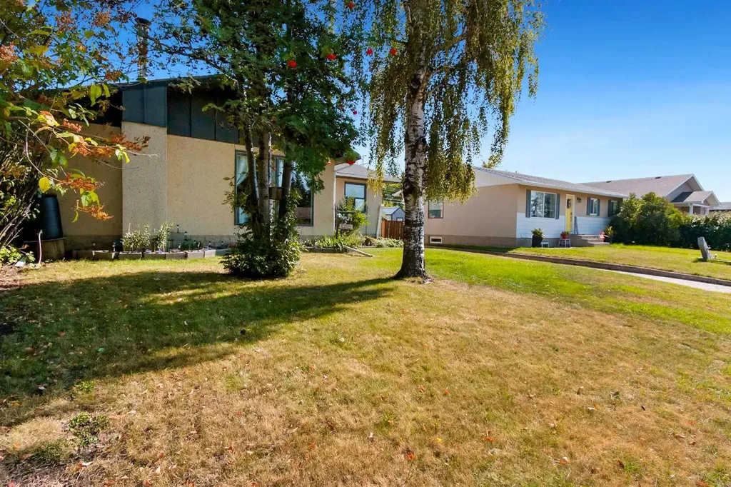 4417 55 Avenue Olds AB T4H 1B9