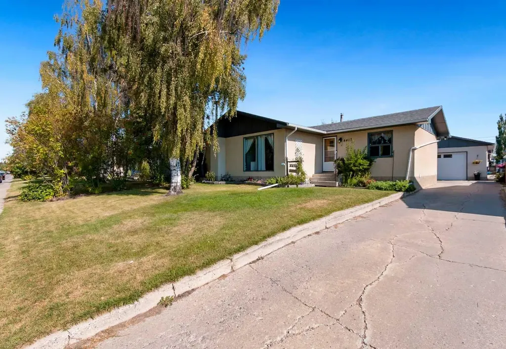 4417 55 Avenue Olds AB T4H 1B9