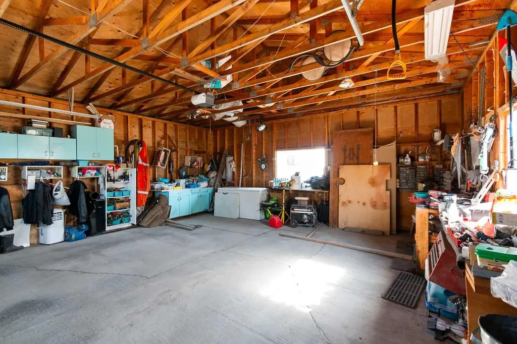 4417 55 Avenue Olds AB T4H 1B9