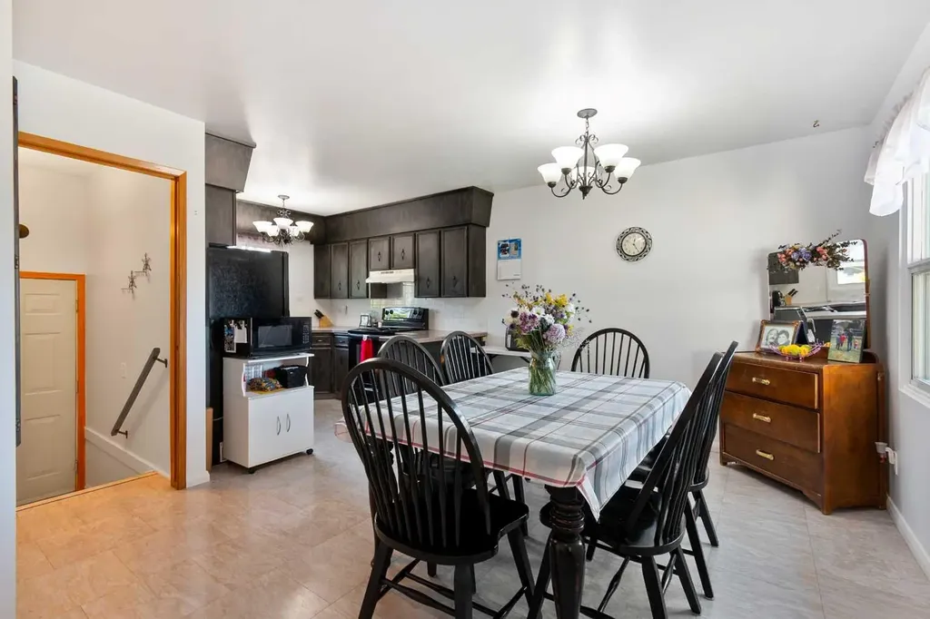 4417 55 Avenue Olds AB T4H 1B9