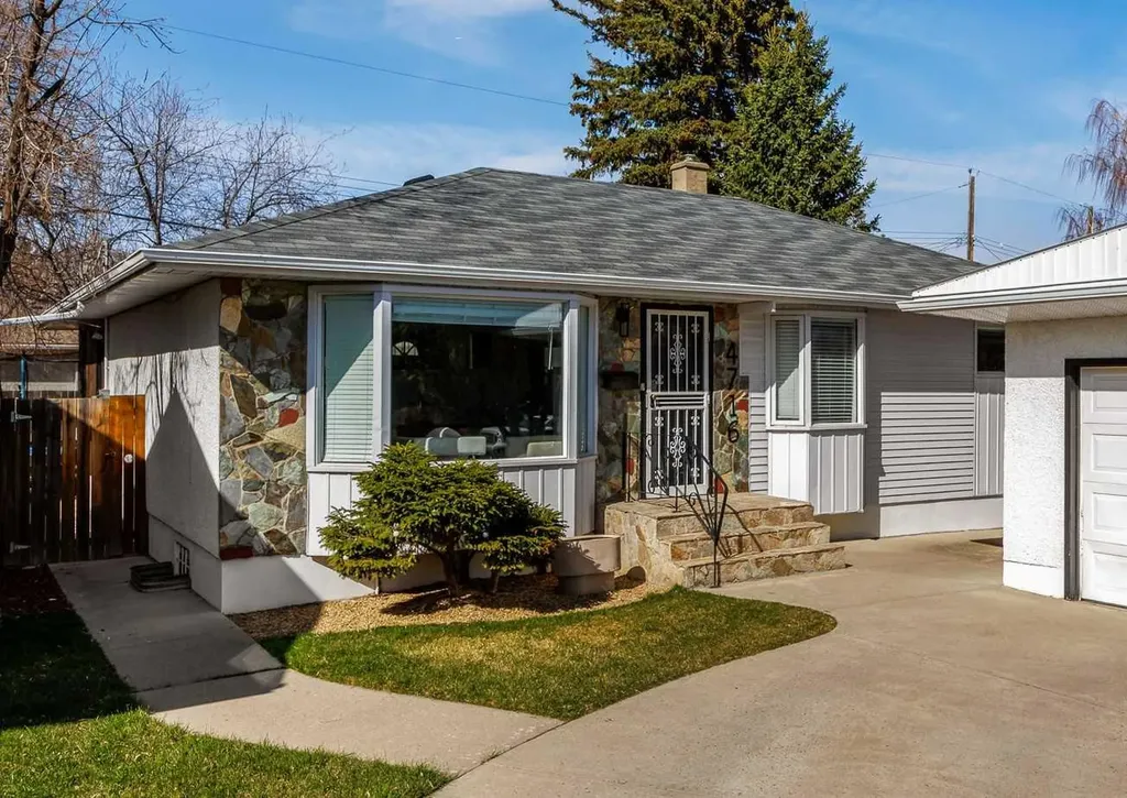 4716 26 Avenue SW Calgary AB T3E 0R2