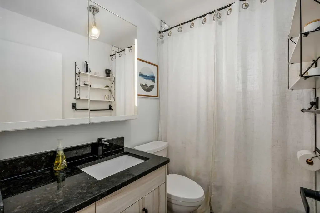 4716 26 Avenue SW Calgary AB T3E 0R2