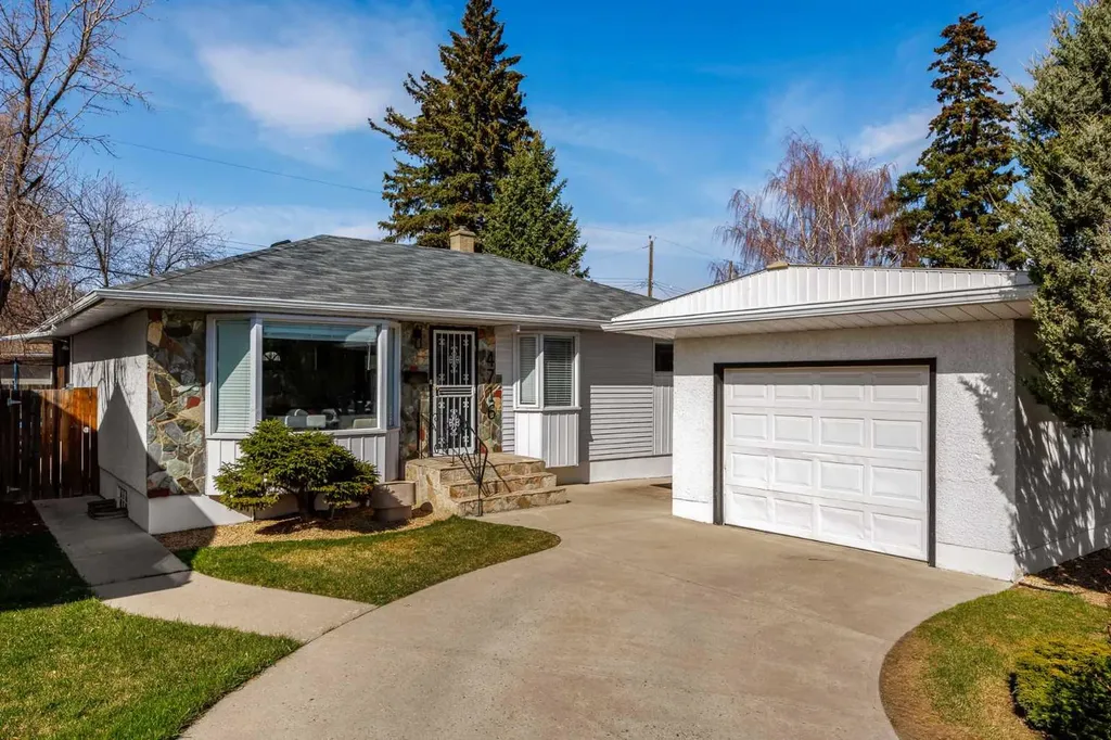 4716 26 Avenue SW Calgary AB T3E 0R2