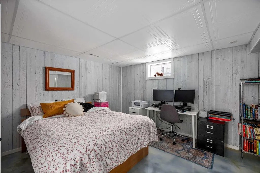 4716 26 Avenue SW Calgary AB T3E 0R2