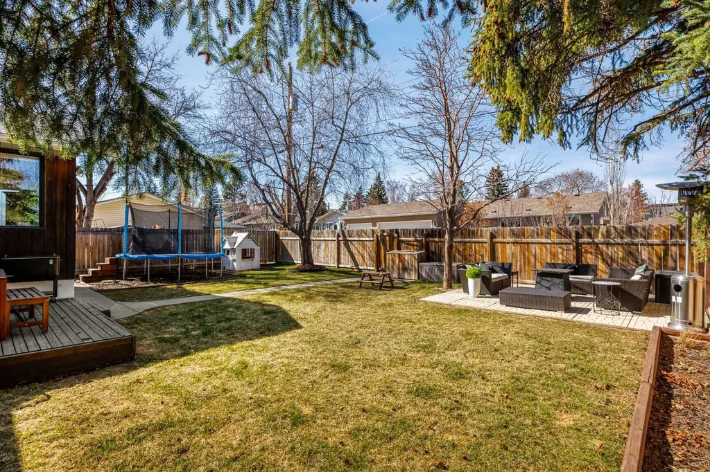 4716 26 Avenue SW Calgary AB T3E 0R2