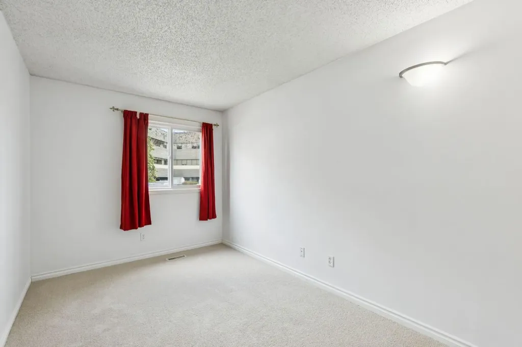 1540 29 Street NW Calgary AB T2N 4M1