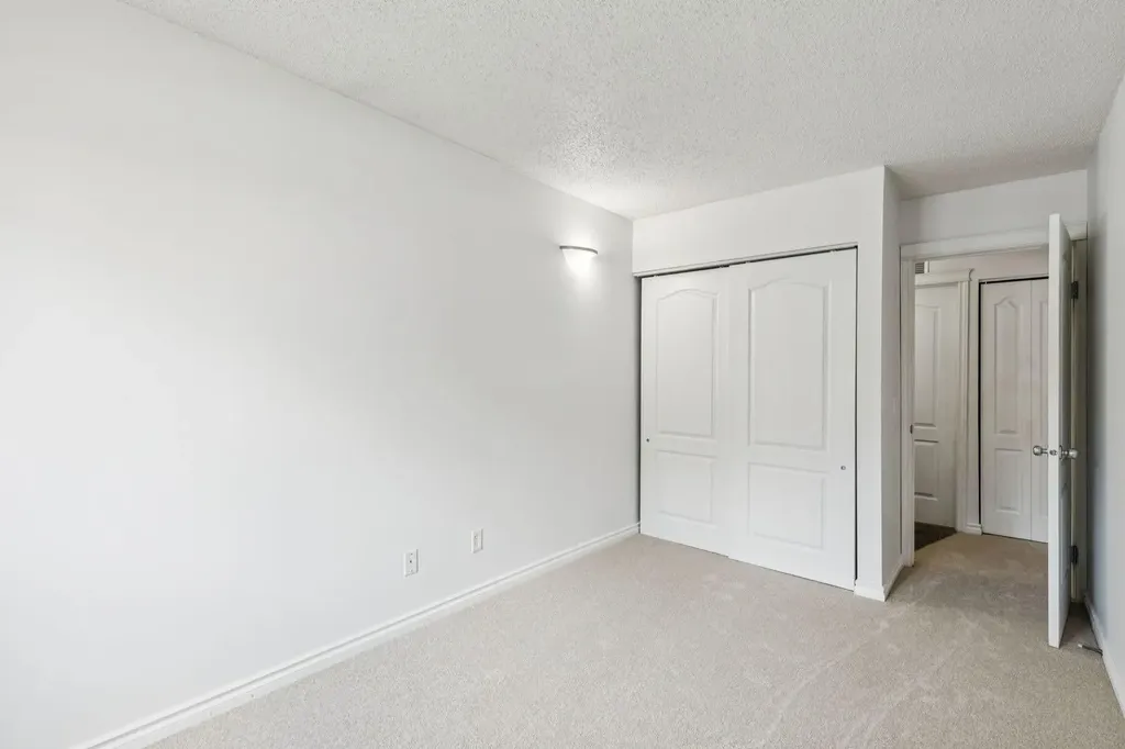 1540 29 Street NW Calgary AB T2N 4M1