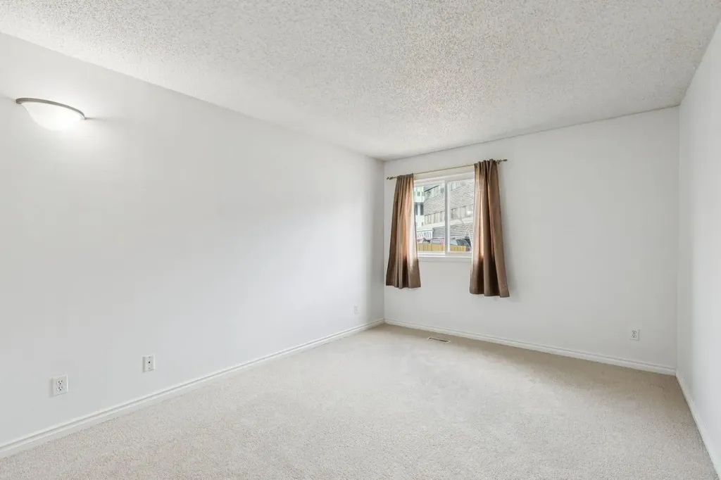 1540 29 Street NW Calgary AB T2N 4M1