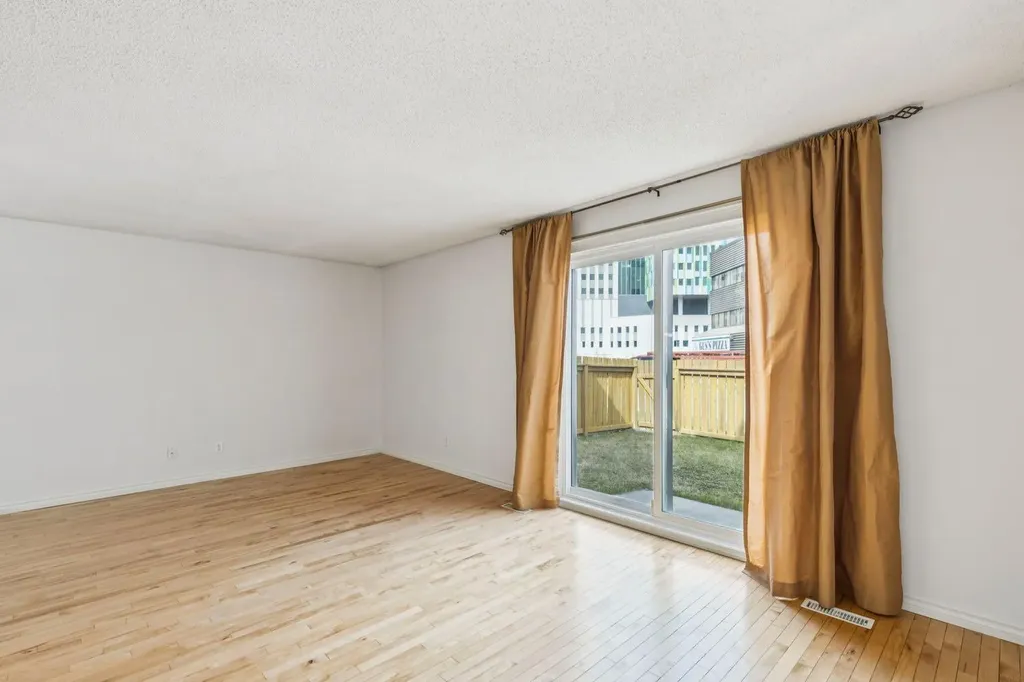 1540 29 Street NW Calgary AB T2N 4M1