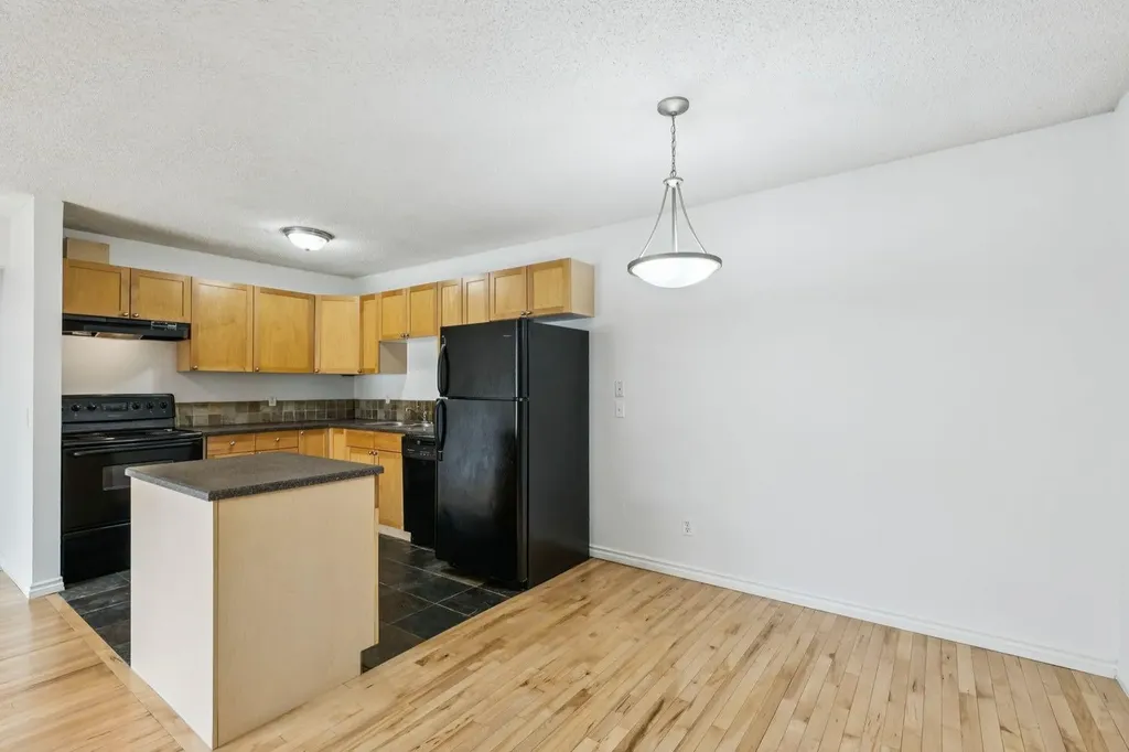1540 29 Street NW Calgary AB T2N 4M1