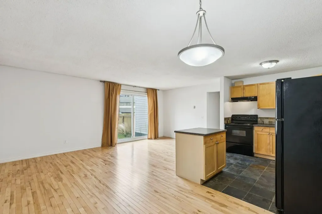1540 29 Street NW Calgary AB T2N 4M1