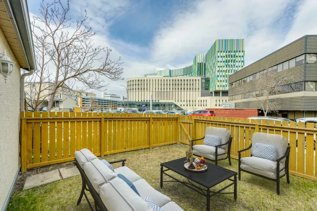 1540 29 Street NW Calgary AB T2N 4M1