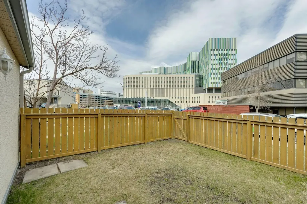 1540 29 Street NW Calgary AB T2N 4M1