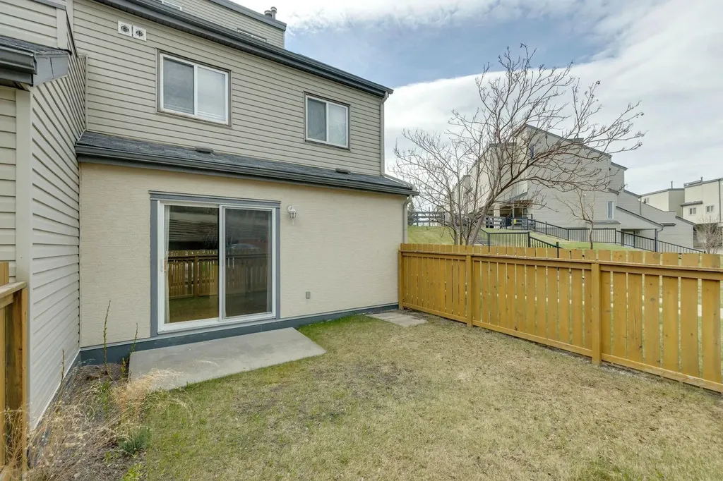 1540 29 Street NW Calgary AB T2N 4M1
