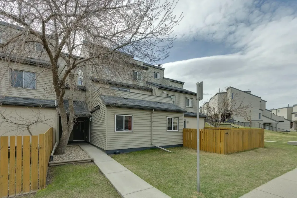 1540 29 Street NW Calgary AB T2N 4M1