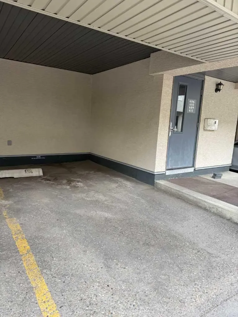 1540 29 Street NW Calgary AB T2N 4M1