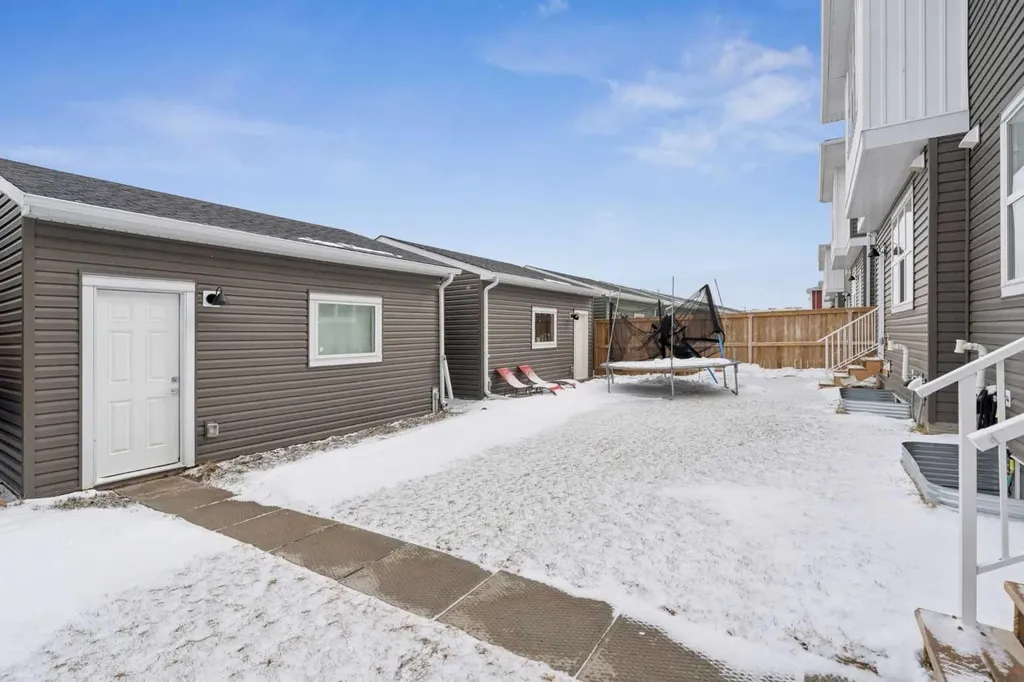 226 Dawson Way Chestermere AB T1X2R5