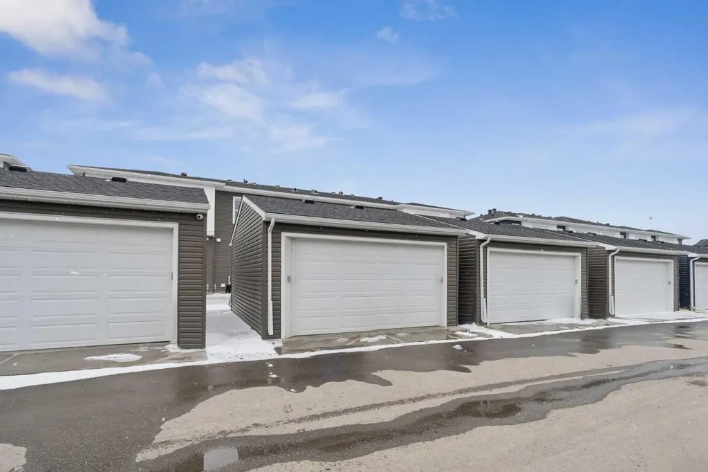 226 Dawson Way Chestermere AB T1X2R5