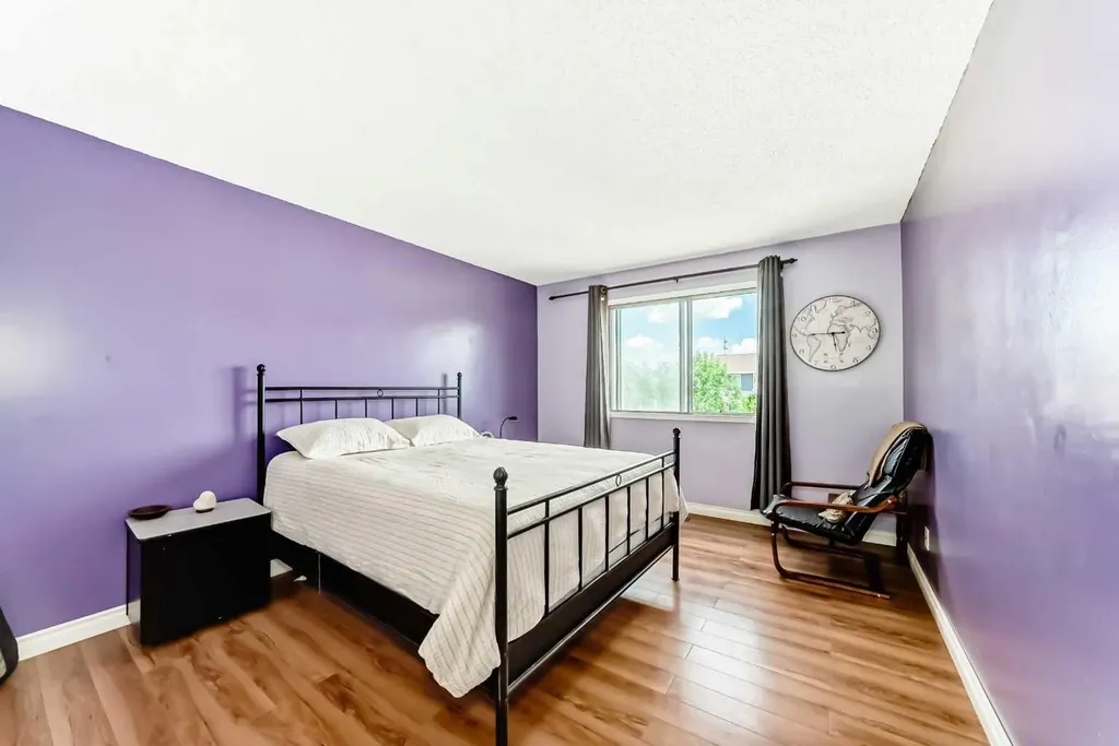 4821 60 Street NE Calgary AB T1Y 5B8