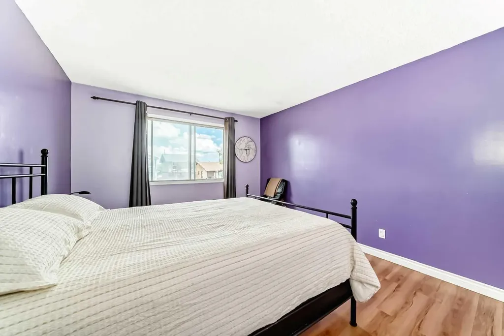 4821 60 Street NE Calgary AB T1Y 5B8