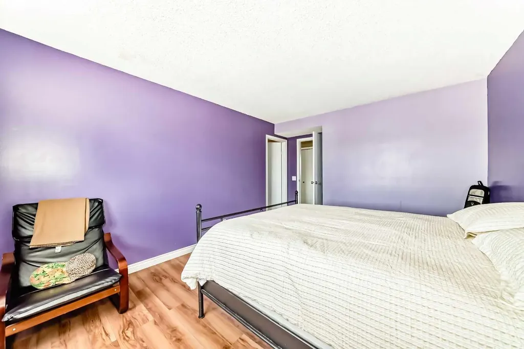 4821 60 Street NE Calgary AB T1Y 5B8