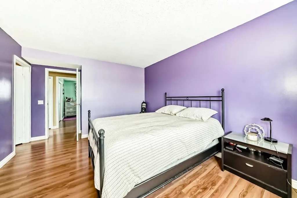 4821 60 Street NE Calgary AB T1Y 5B8