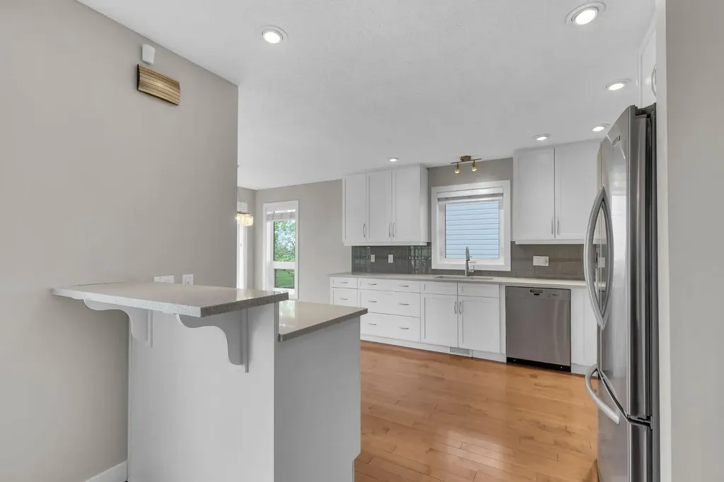 512 Woodside Drive NW Airdrie AB T4B 2C6