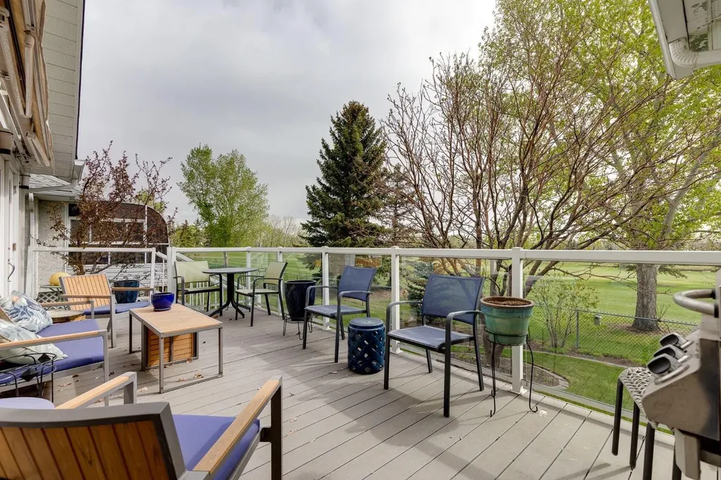512 Woodside Drive NW Airdrie AB T4B 2C6