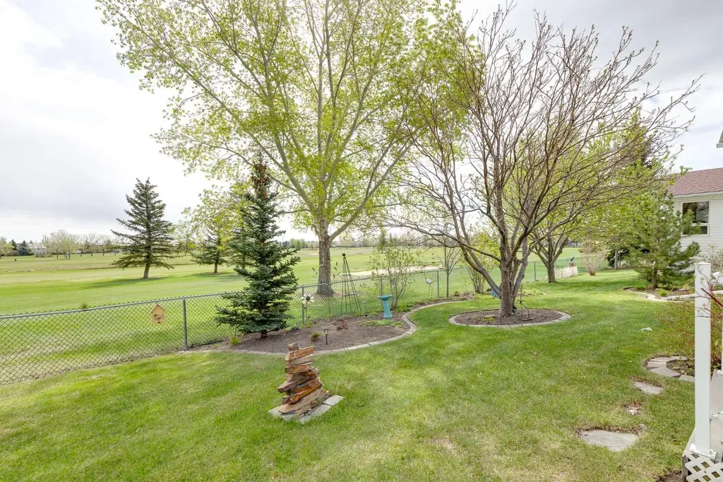 512 Woodside Drive NW Airdrie AB T4B 2C6