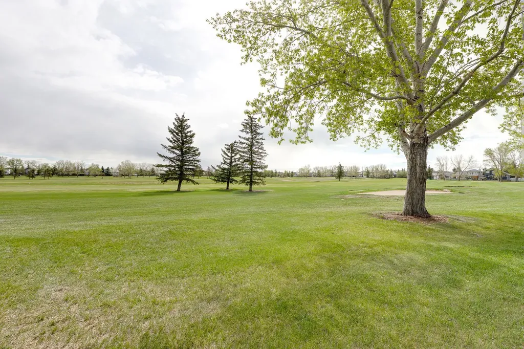 512 Woodside Drive NW Airdrie AB T4B 2C6