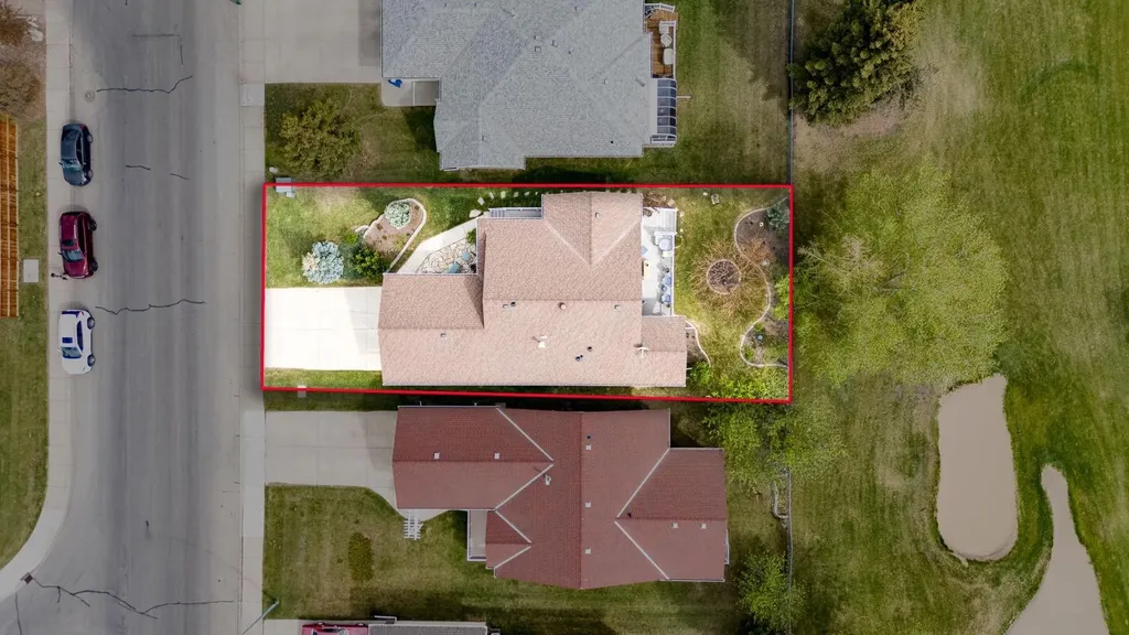 512 Woodside Drive NW Airdrie AB T4B 2C6