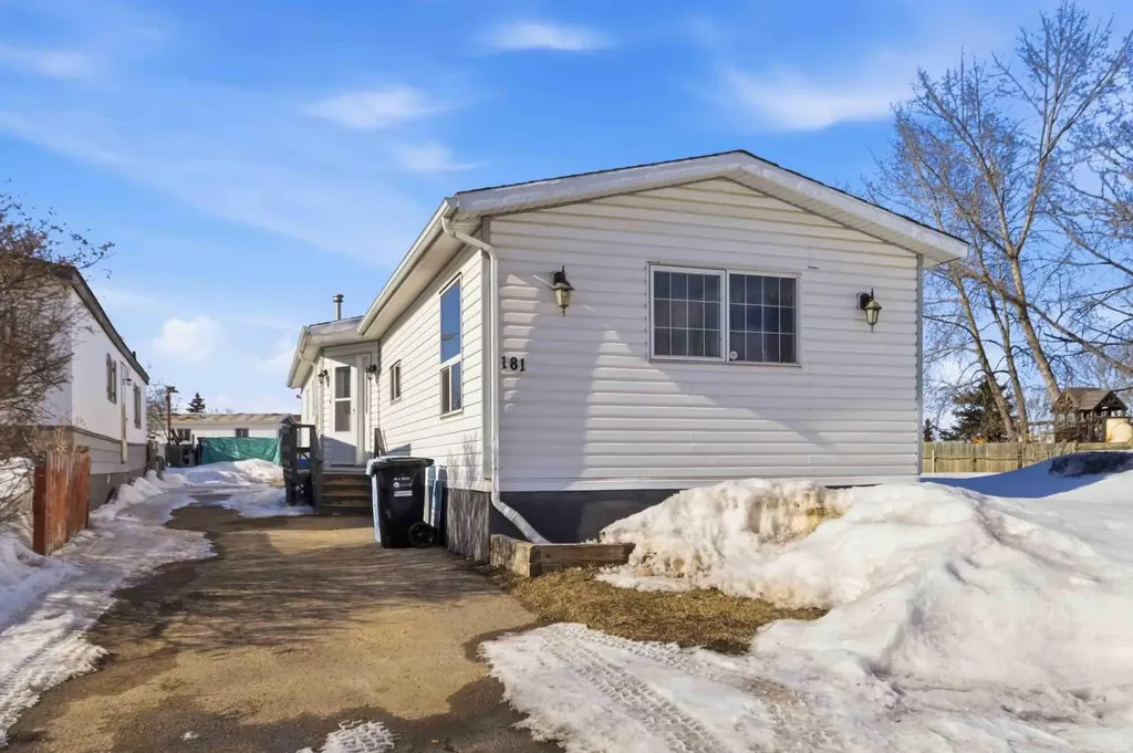 181 Greenbriar Bay Fort Mcmurray AB T9H3Y5
