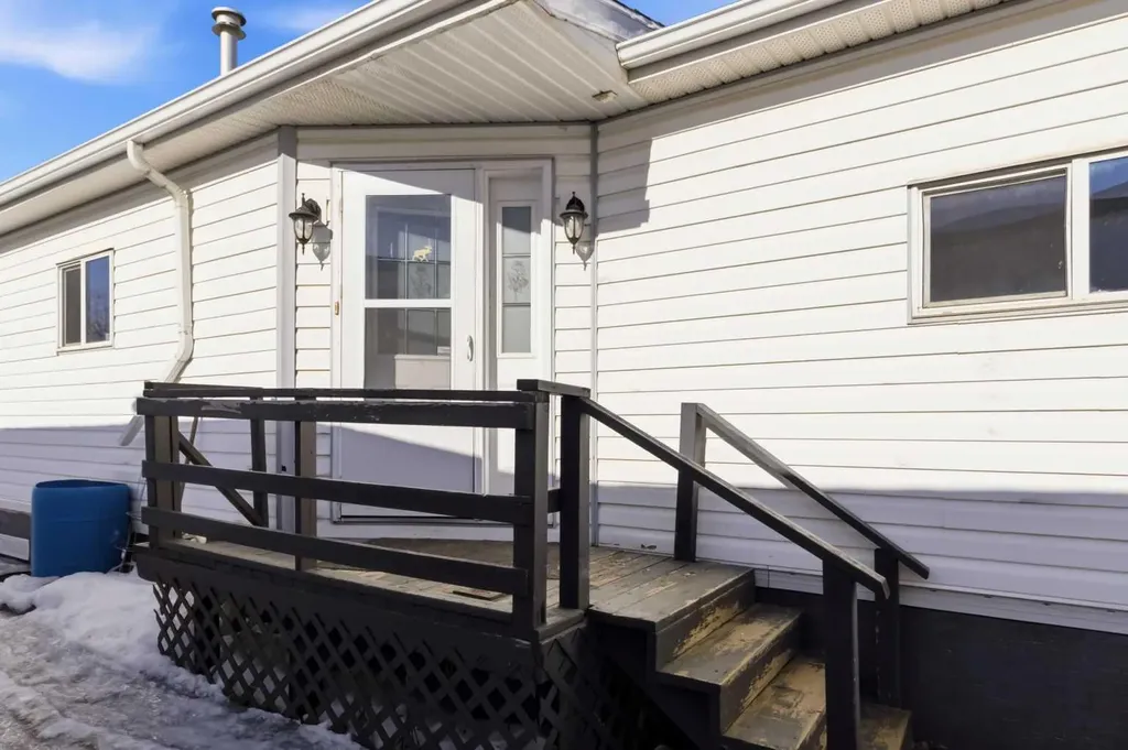 181 Greenbriar Bay Fort Mcmurray AB T9H3Y5