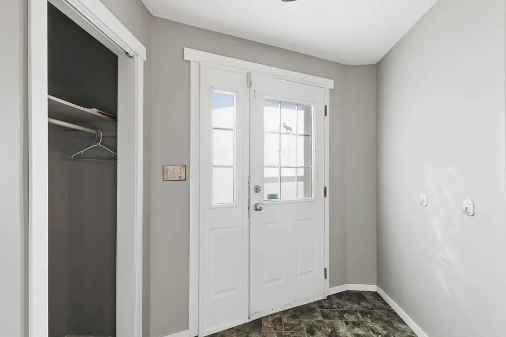 181 Greenbriar Bay Fort Mcmurray AB T9H3Y5