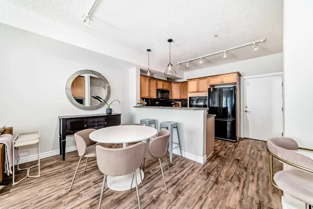 60 Royal Oak Plaza NW Calgary AB T3G0A7