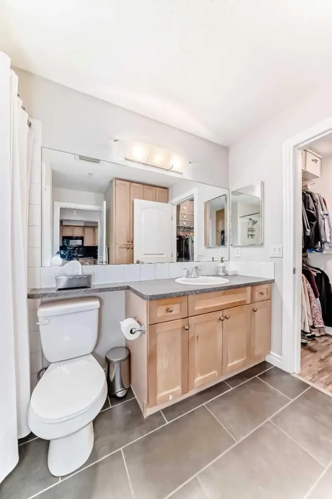 60 Royal Oak Plaza NW Calgary AB T3G0A7