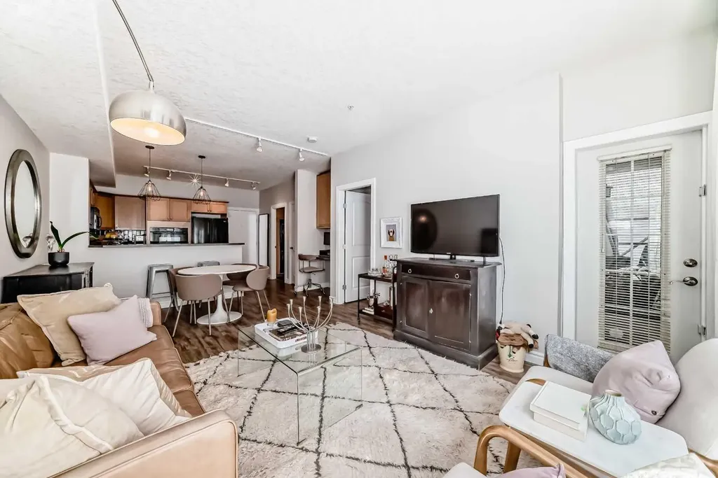 60 Royal Oak Plaza NW Calgary AB T3G0A7