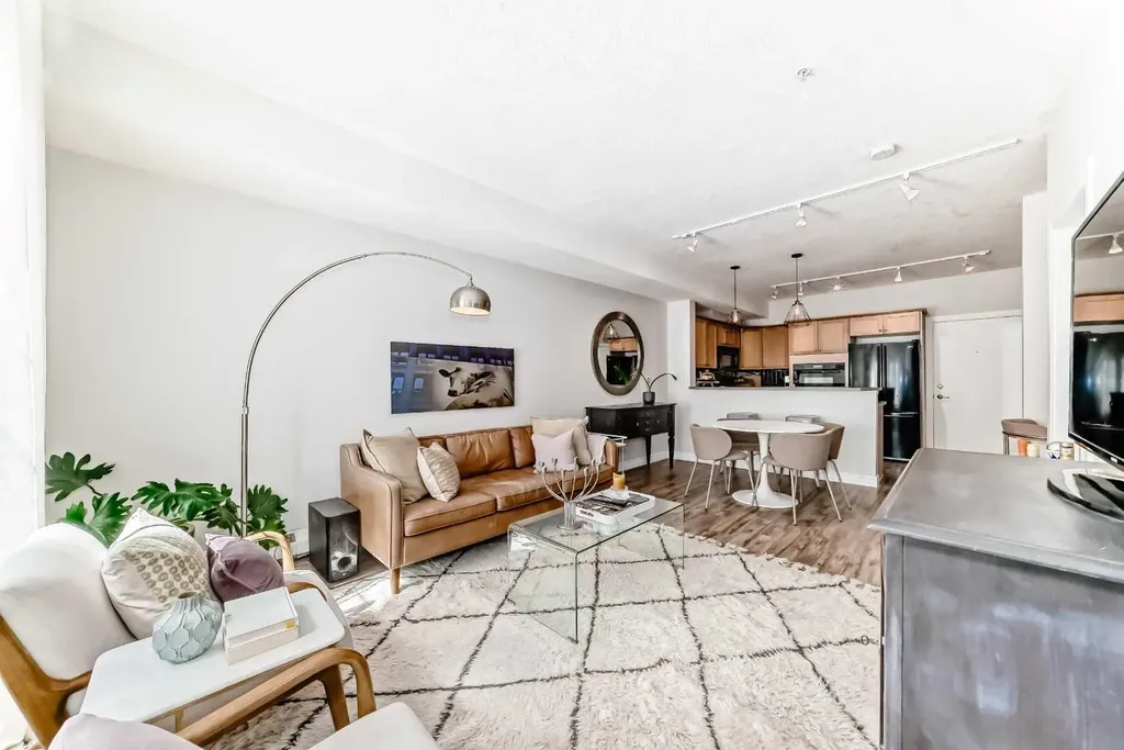 60 Royal Oak Plaza NW Calgary AB T3G0A7