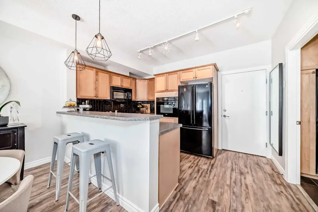 60 Royal Oak Plaza NW Calgary AB T3G0A7