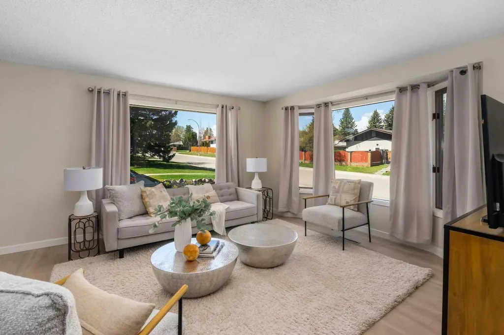 487 Arlington Drive SE Calgary AB T2H 1S4