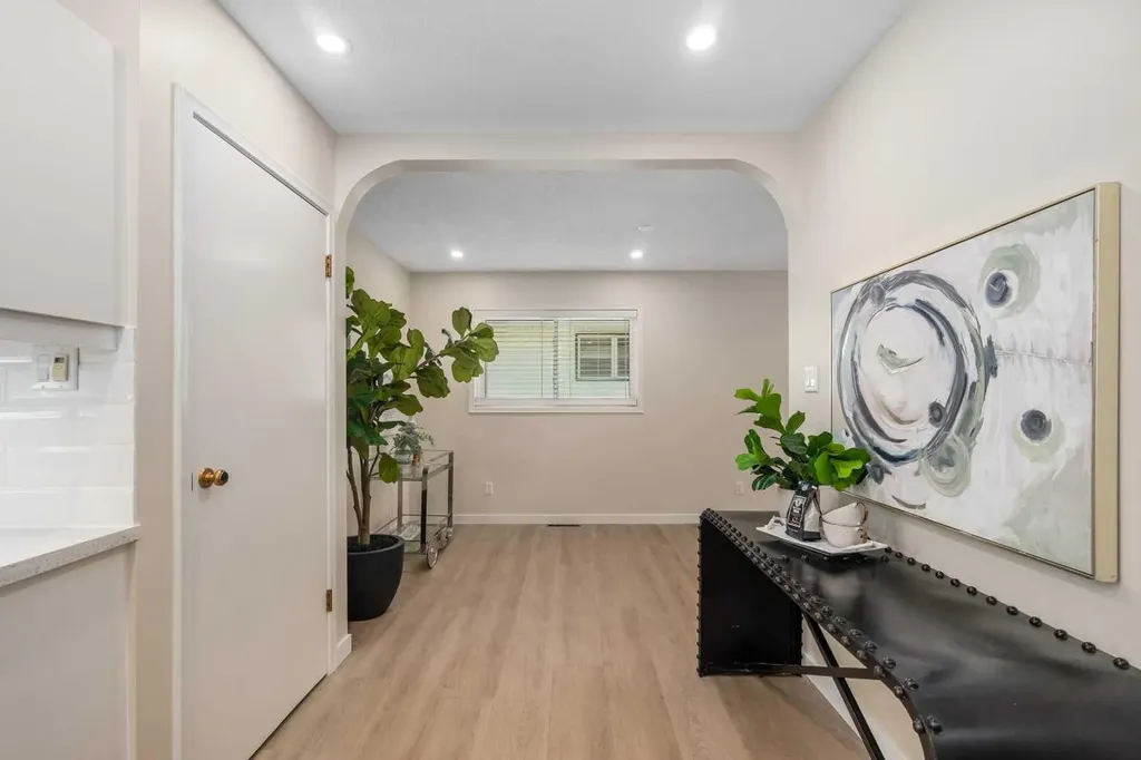 487 Arlington Drive SE Calgary AB T2H 1S4