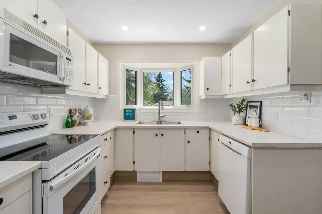 487 Arlington Drive SE Calgary AB T2H 1S4