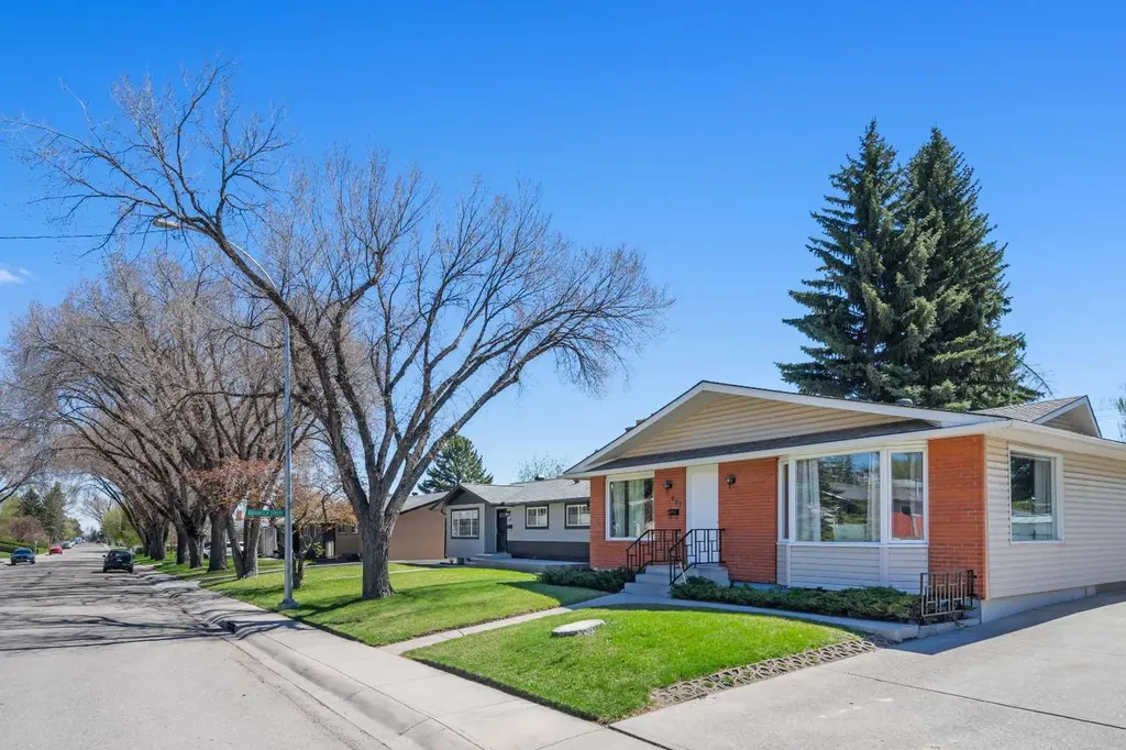 487 Arlington Drive SE Calgary AB T2H 1S4