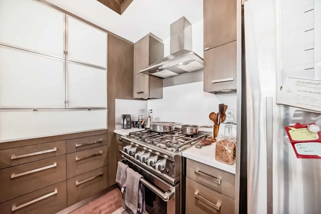 10 Shawnee Hill SW Calgary AB T2Y 0K5
